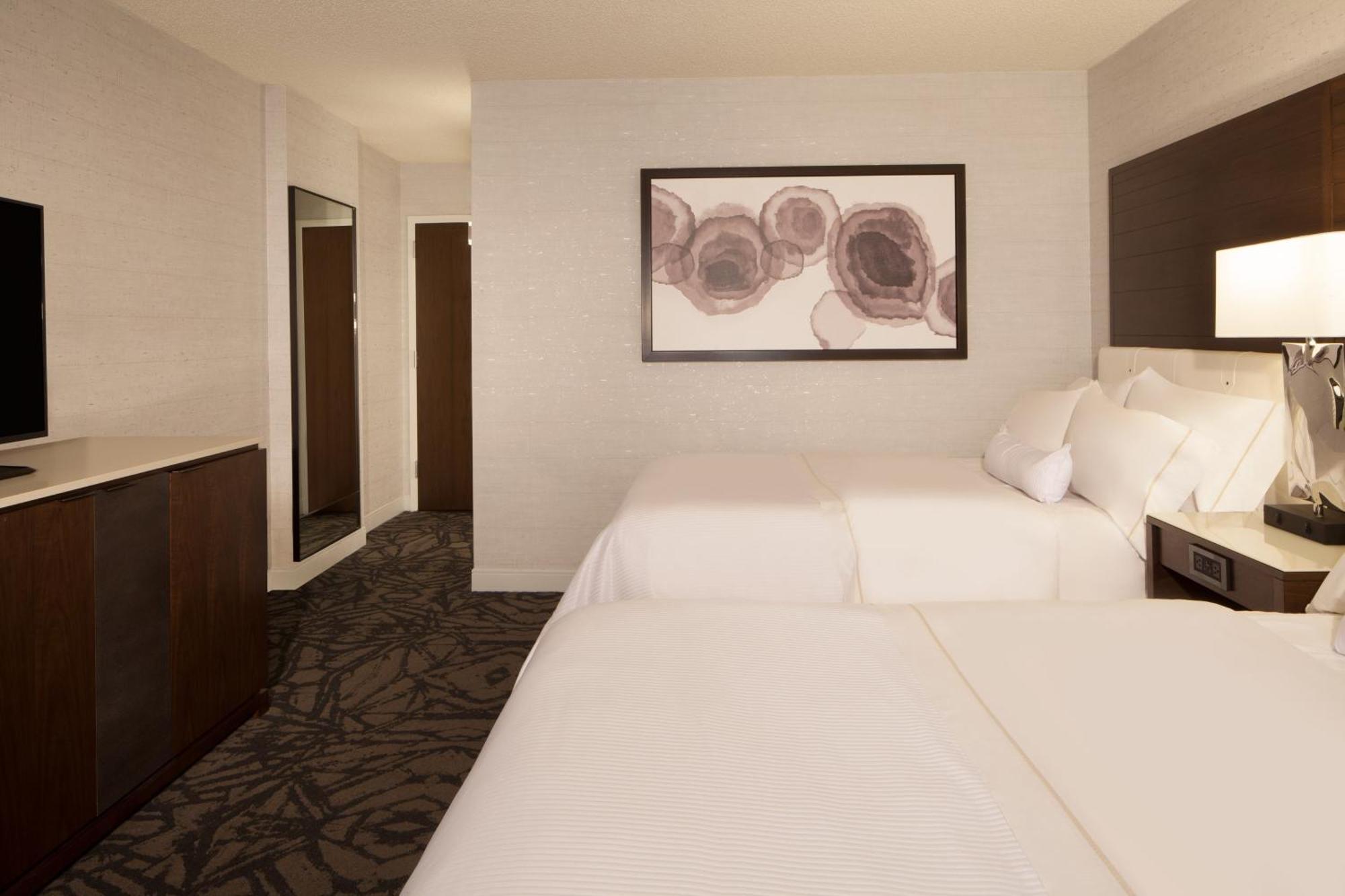 เดอะ เวสทิน ปริ้นซ์ตัน แอท ฟอเรสทัล วิลเลจ Hotel พรินซ์ตัน ภายนอก รูปภาพ